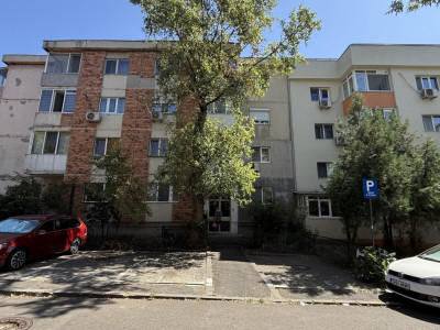 BANEASA 2 CAMERE 2/4 DE VANZARE