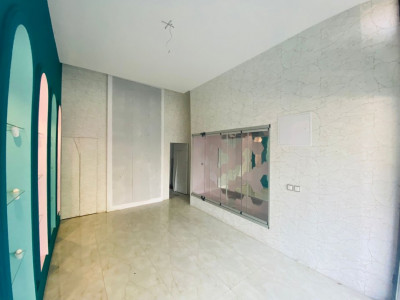 DOROBANTI SPATIU COMERCIAL
