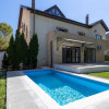 VILA DE VANZARE CU PISCINA/ COMPLEX TRAIAN / EROU IANCU NICOLAE thumb 1